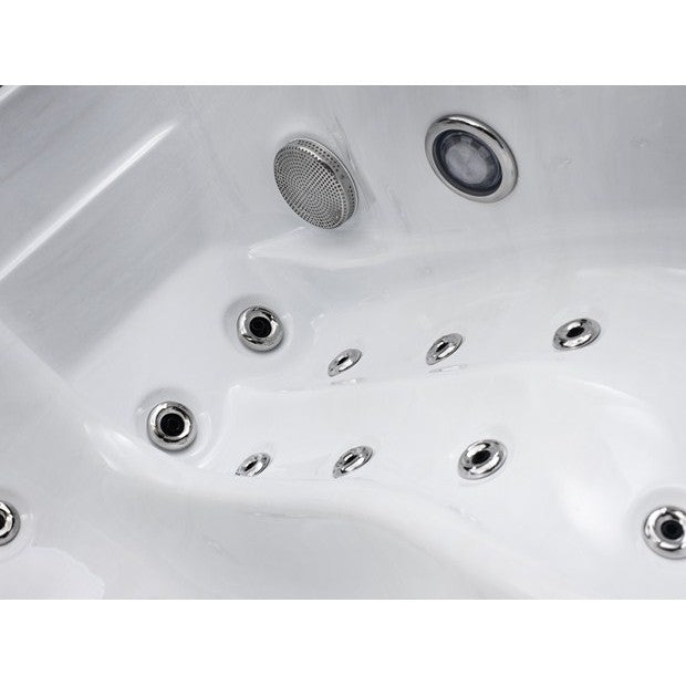 2 Person hot tub (Lougers)