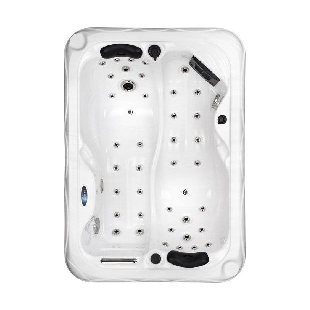 2 Person hot tub (Lougers)