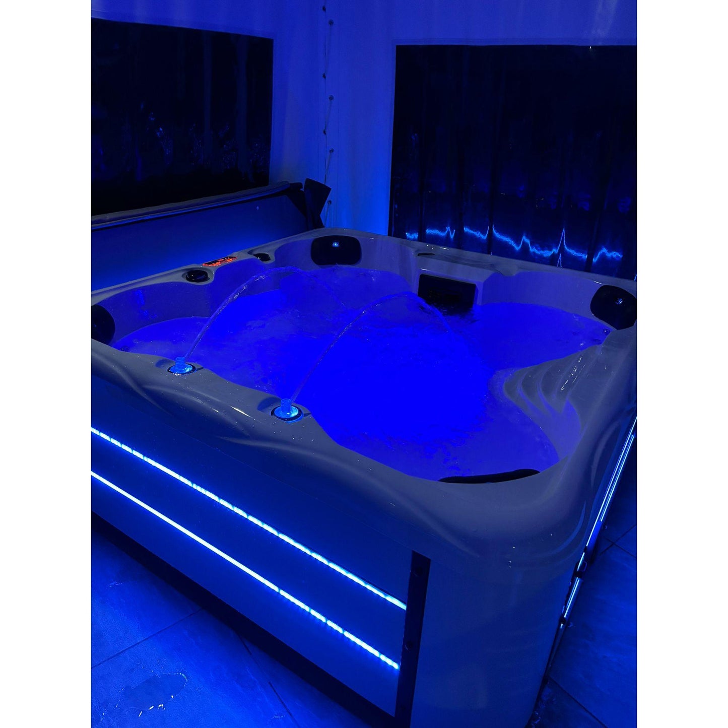 4 Person hot tub