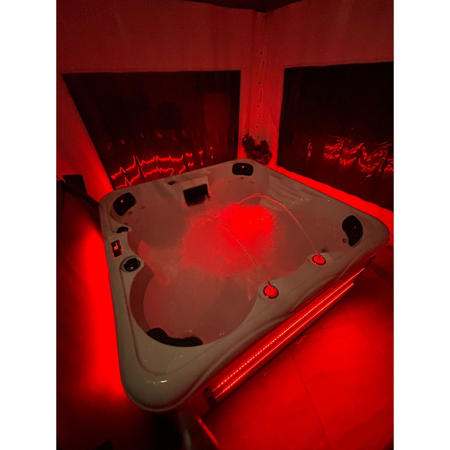 4 Person hot tub