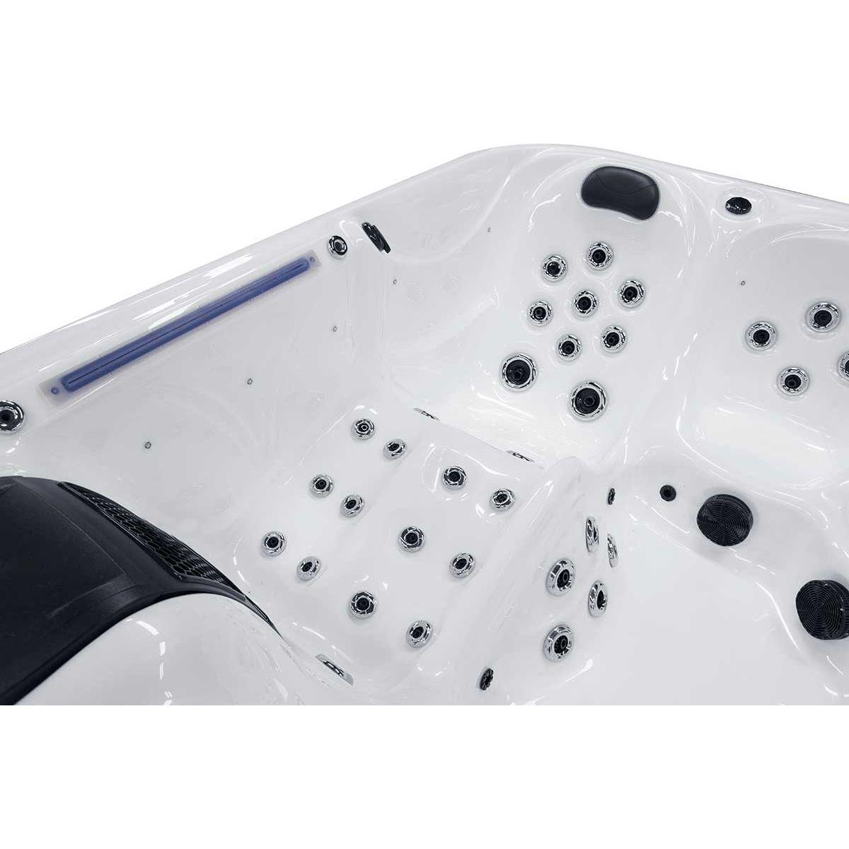 6 Person hot tub with (1 Lounger)