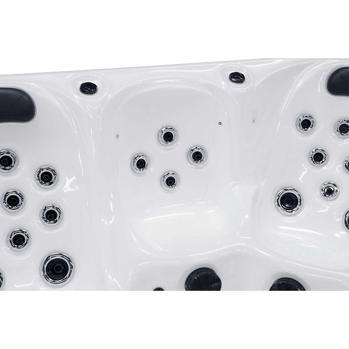 6 Person hot tub with (1 Lounger)