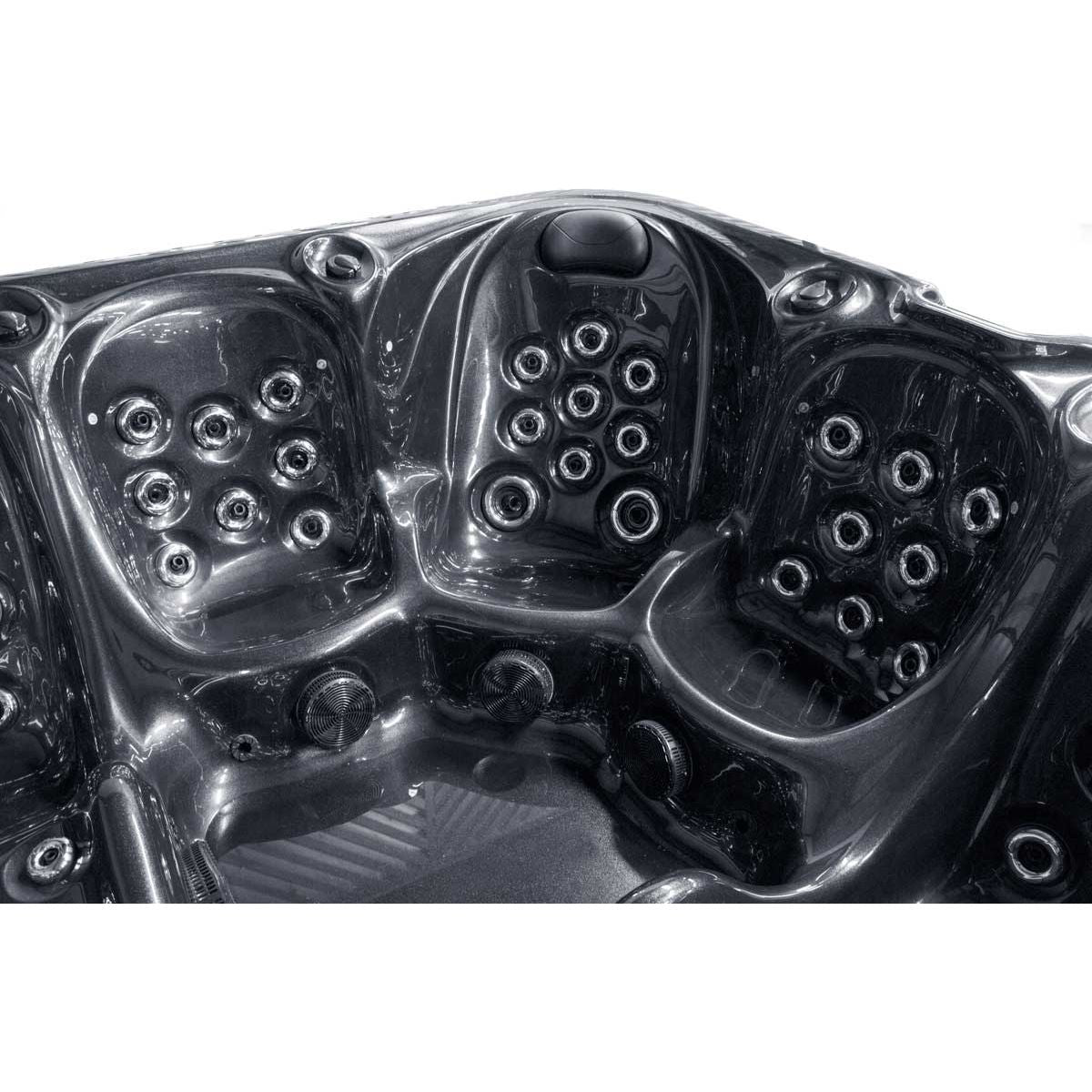5 Person hot tub with (2 Loungers) 2.2mtr