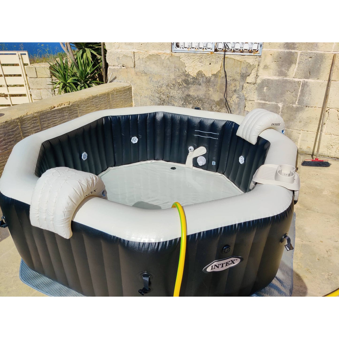 Intex Jet and Bubble Deluxe Hot Tub - 6 person