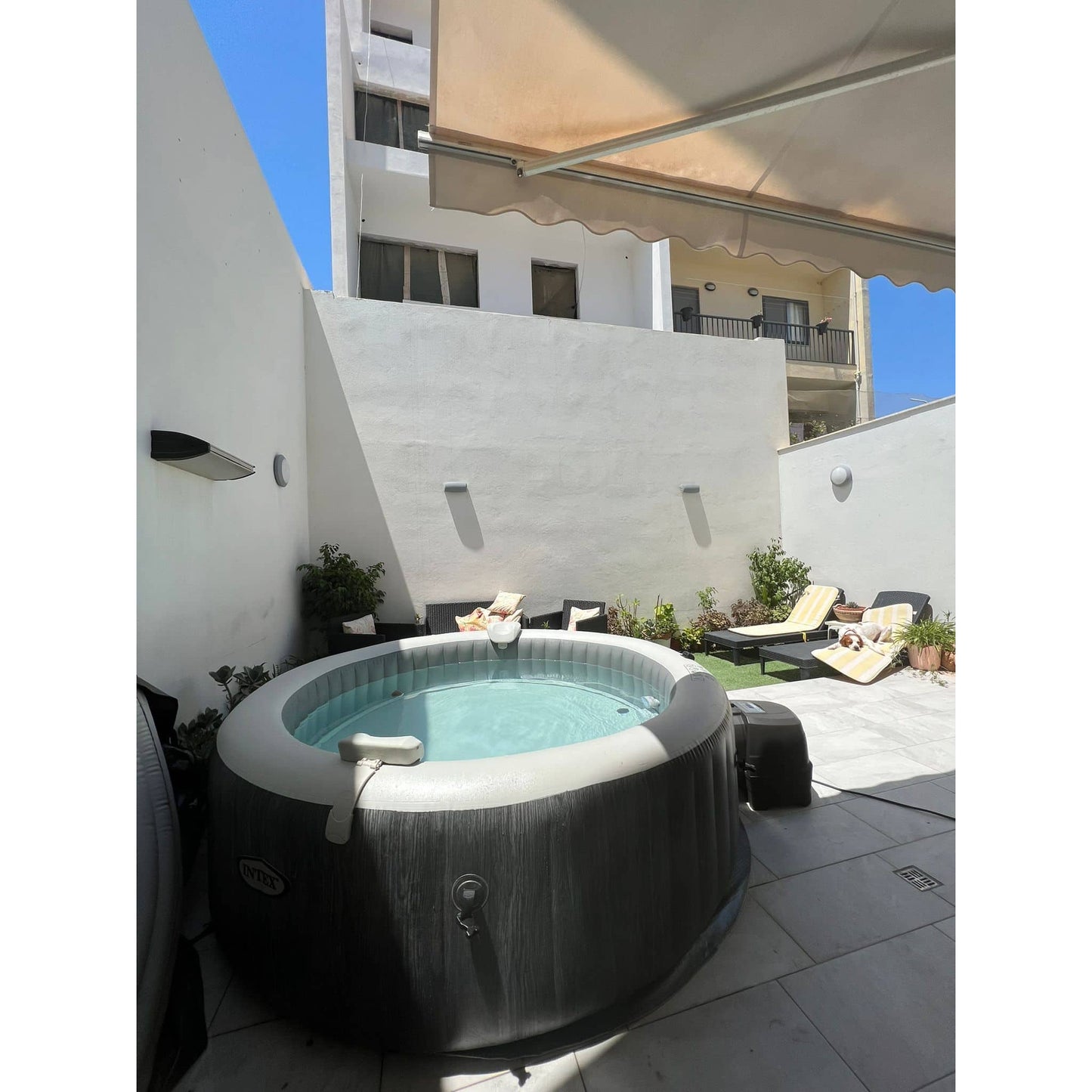 Intex Greywood Deluxe Hot Tub - 6 person