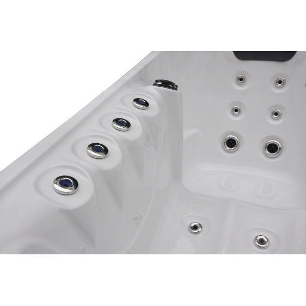 6 Person hot tub (1 Lounger)
