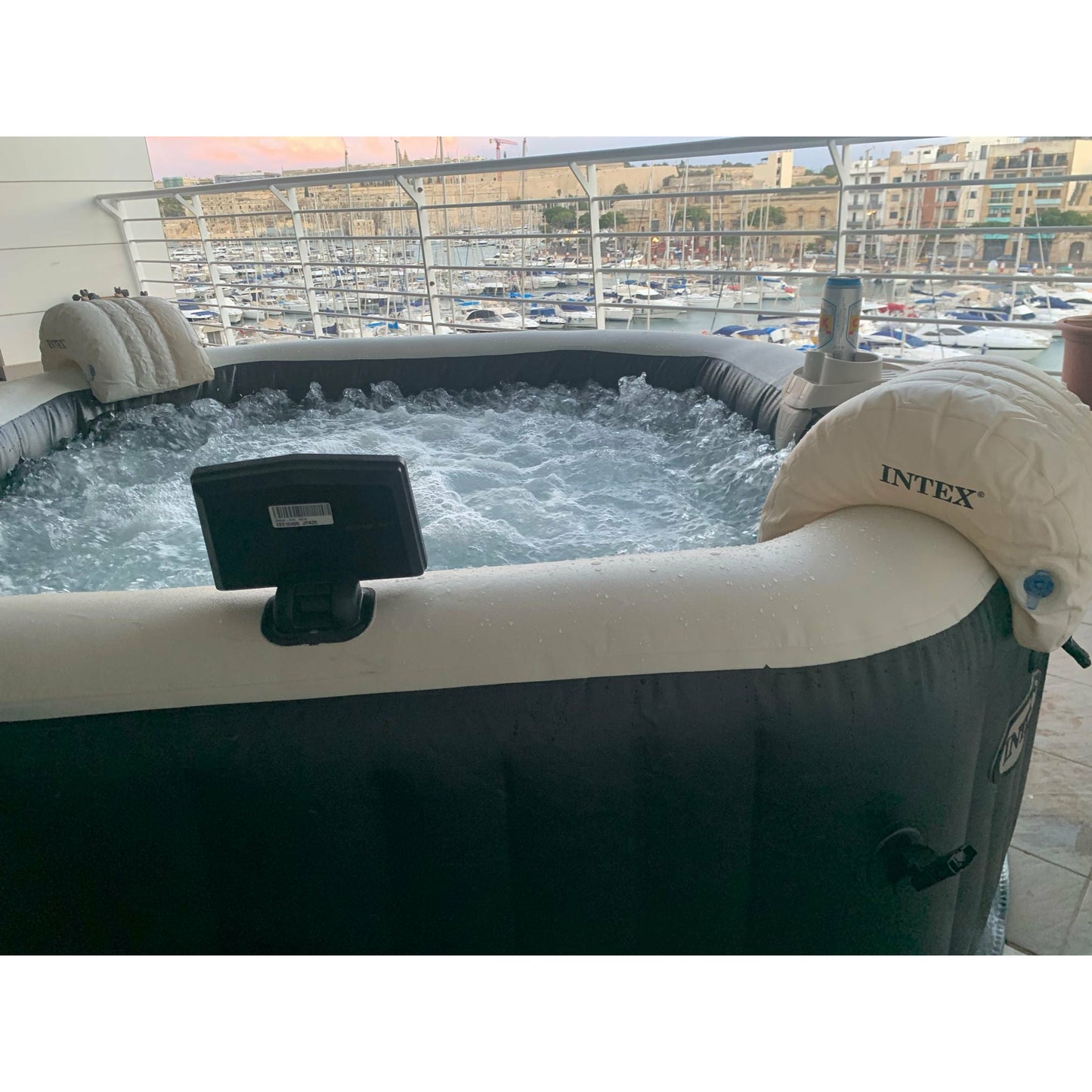 Intex Jet and Bubble Deluxe Hot Tub - 4 person